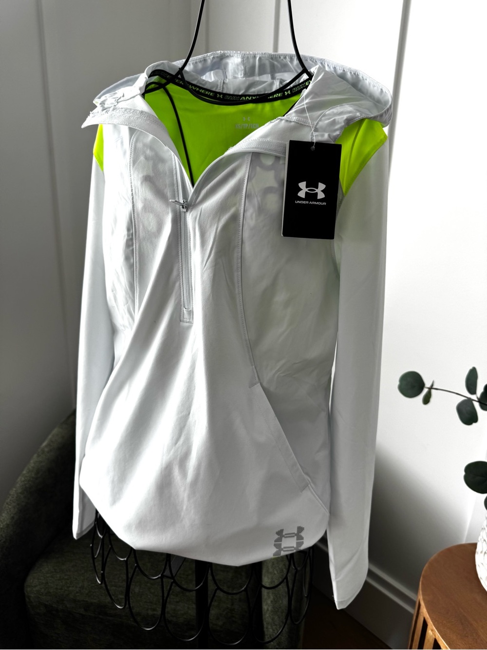 Under Armour Women’s Run Anywhere Anorack Hooded Pullover White/Neon Lime XS NWT